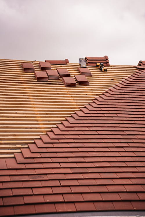 Clay tile roof installation
